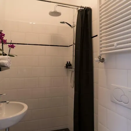Гостевой дом Canal House The Tannery Амстердам