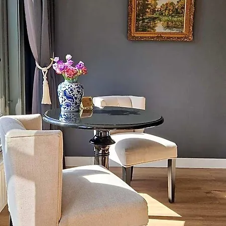 Canal House The Tannery 4*