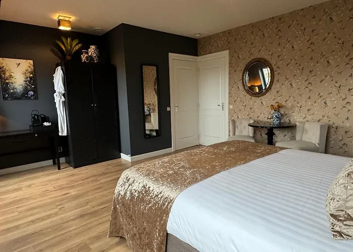 Canal House The Tannery Гостевой дом Амстердам