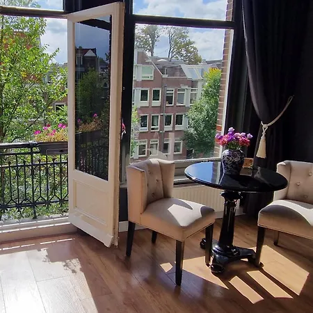 Canal House The Tannery 4*